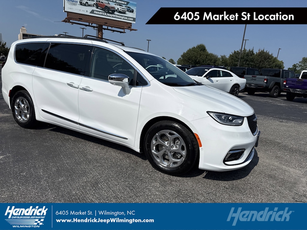 Used 2022 Chrysler Pacifica Limited Van Passenger Van