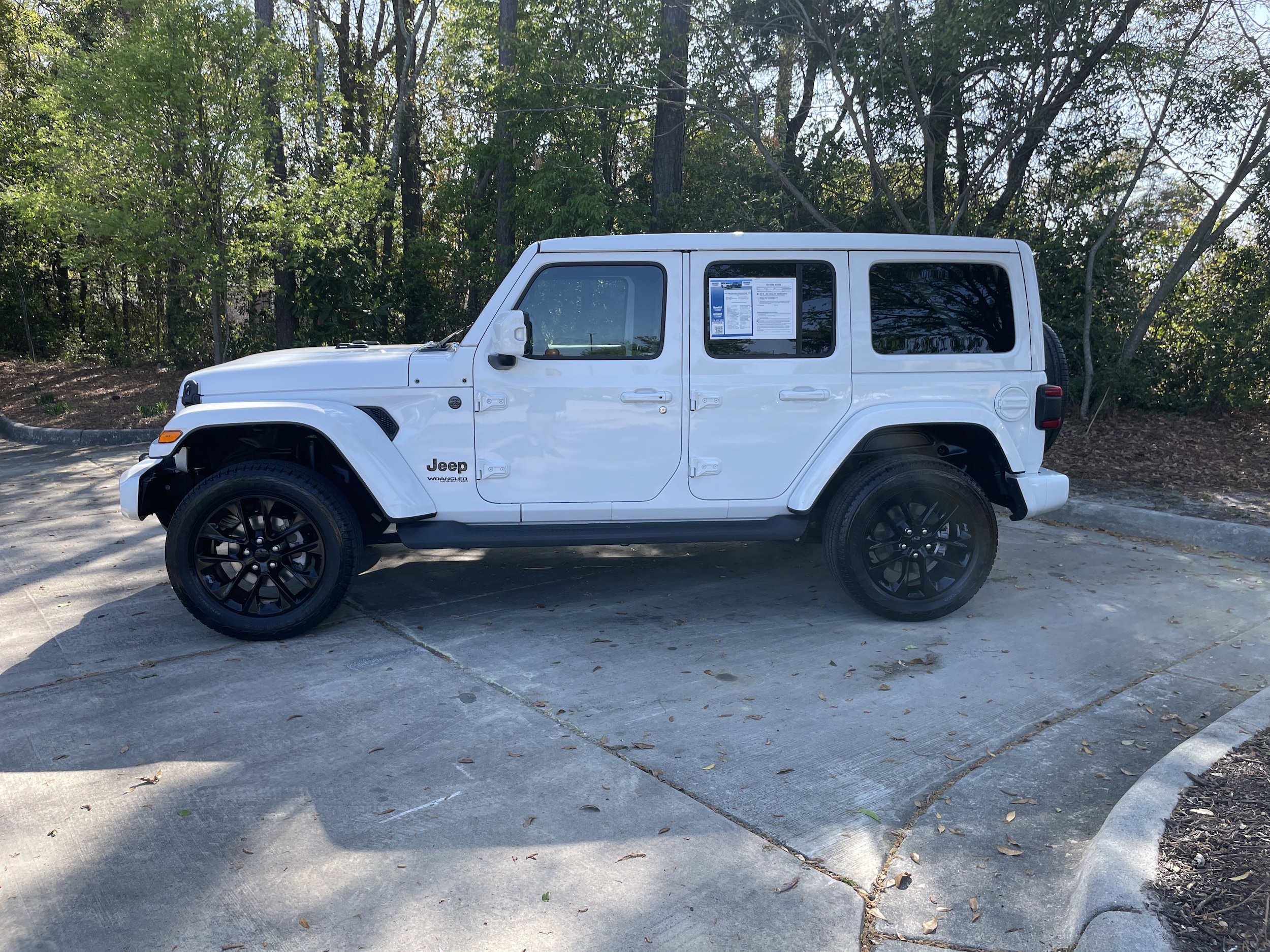 2022 Jeep Wrangler Unlimited High Altitude photo 6