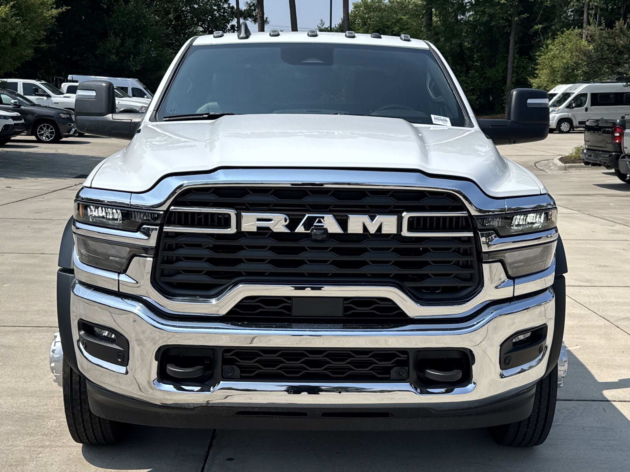 2025 Ram 5500 Tradesman photo 3