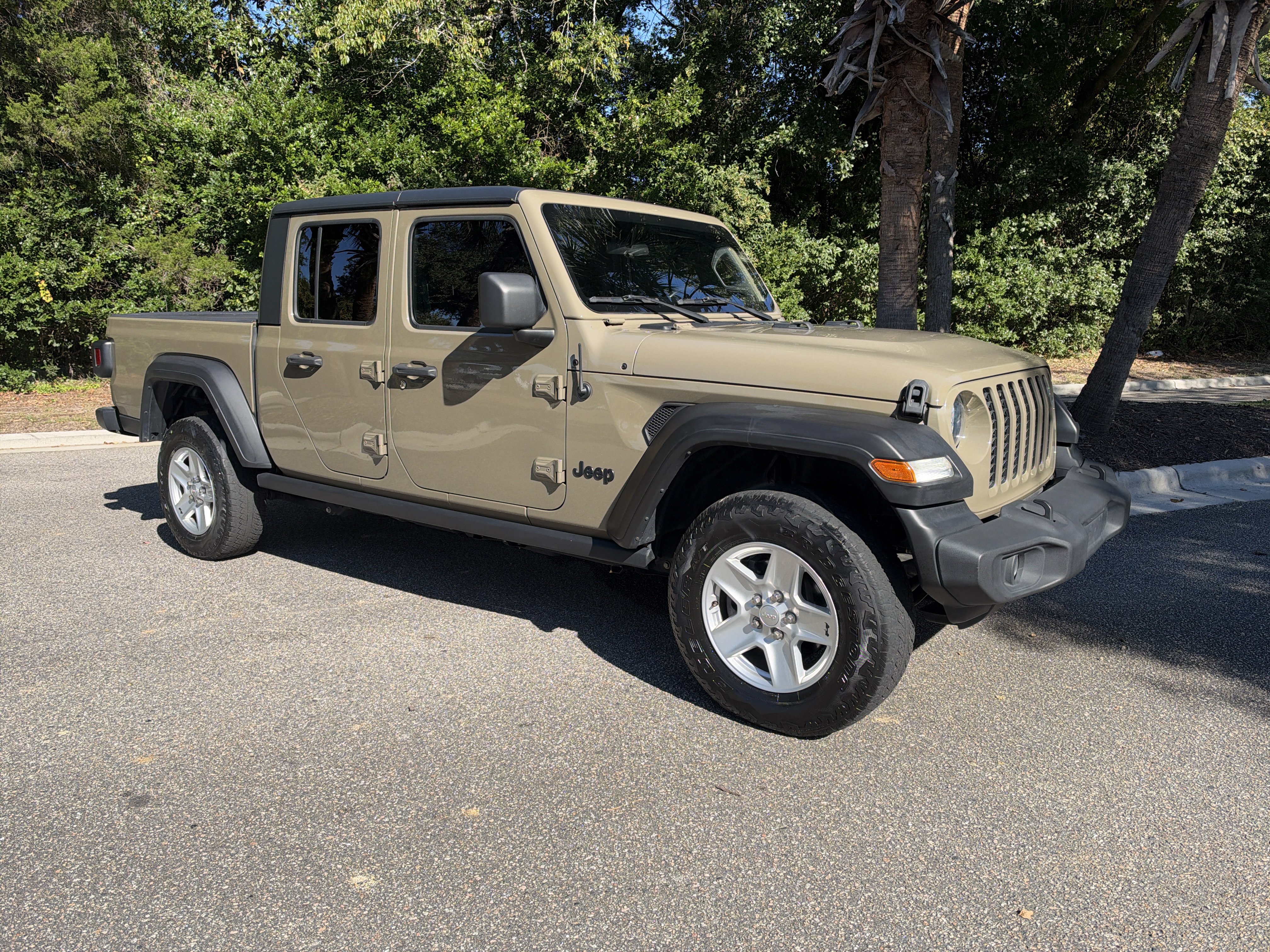 Used 2020 Jeep Gladiator Sport S Truck Crew Cab