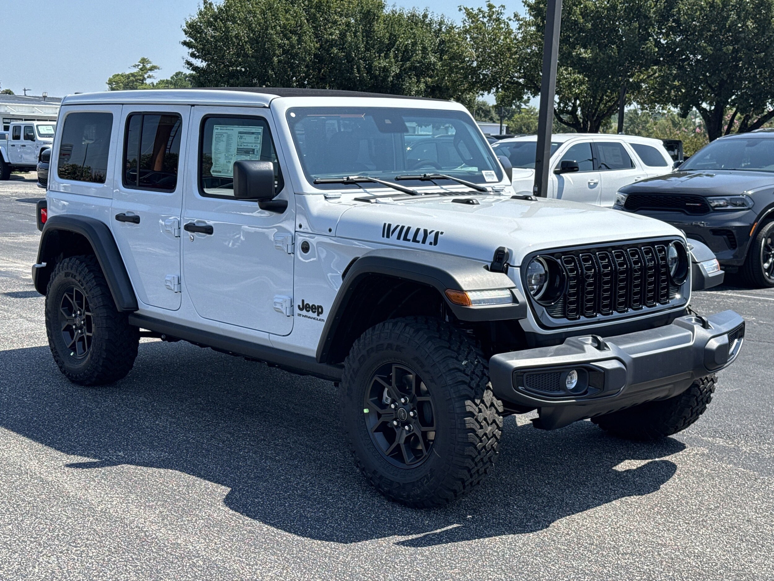 2025 Jeep Wrangler Willys photo 2