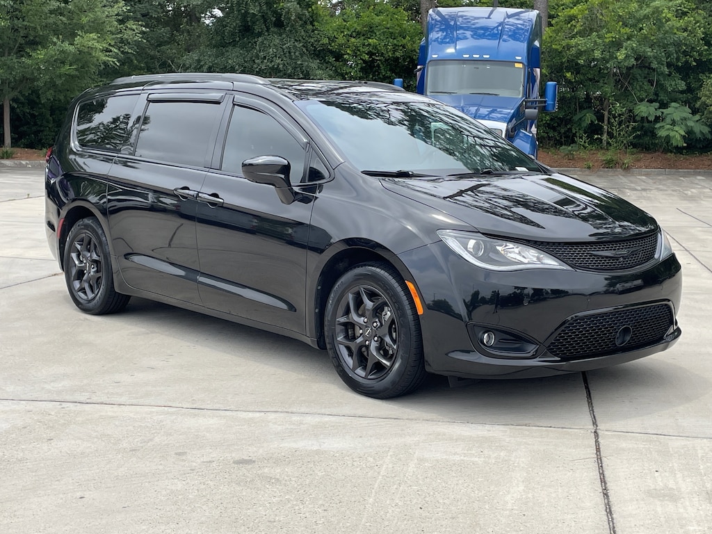 Used 2020 Chrysler Pacifica Touring L Van Passenger Van