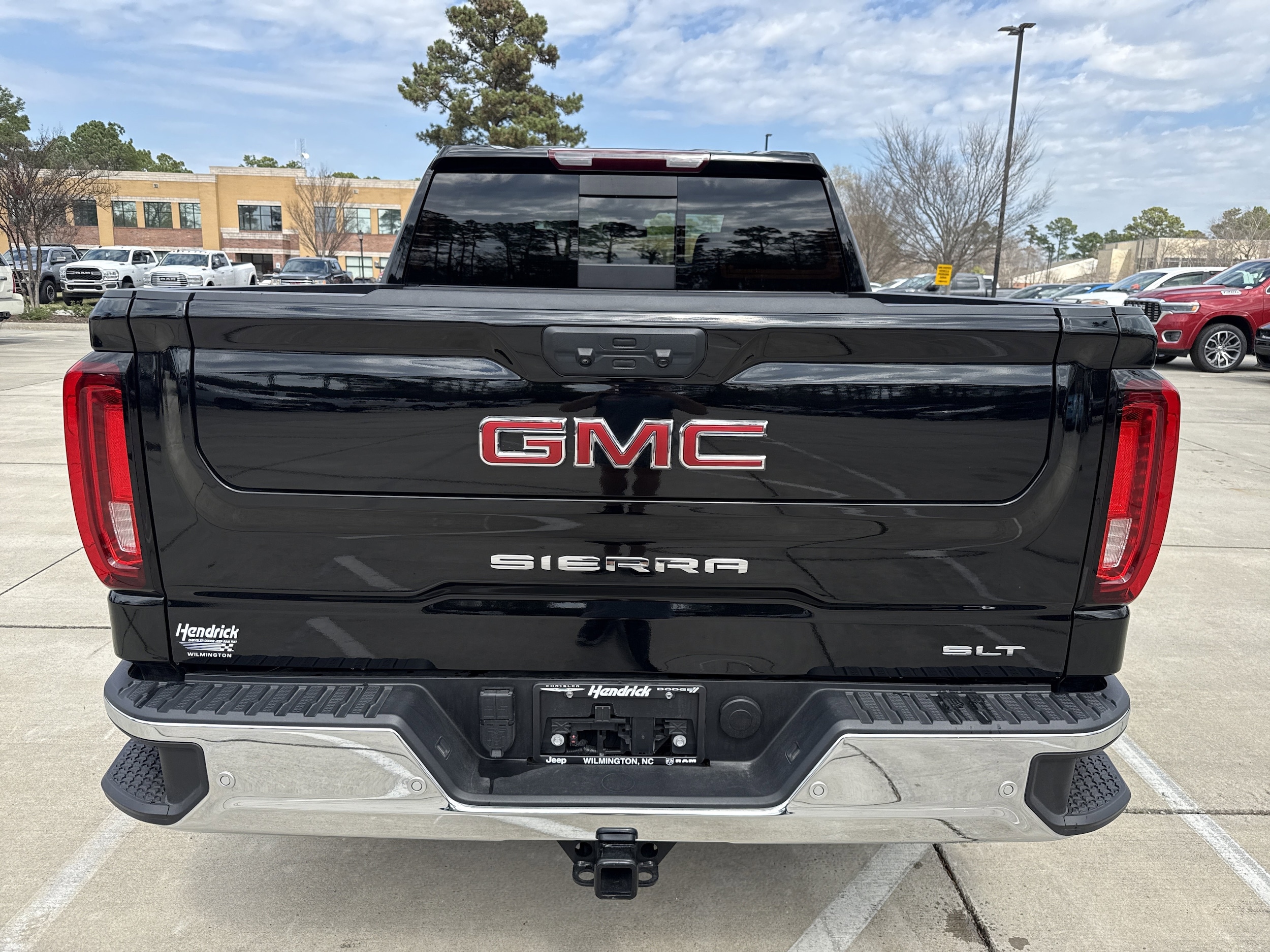 2024 GMC Sierra 1500 SLT photo 3