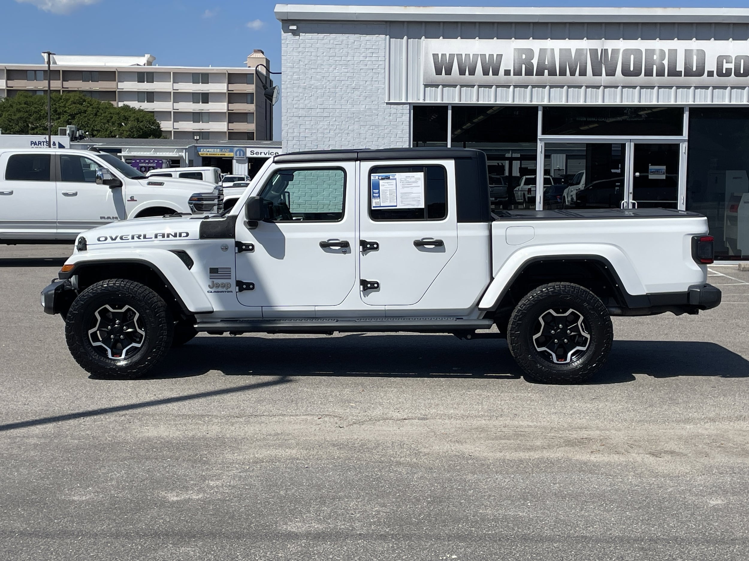 2022 Jeep Gladiator Overland photo 6