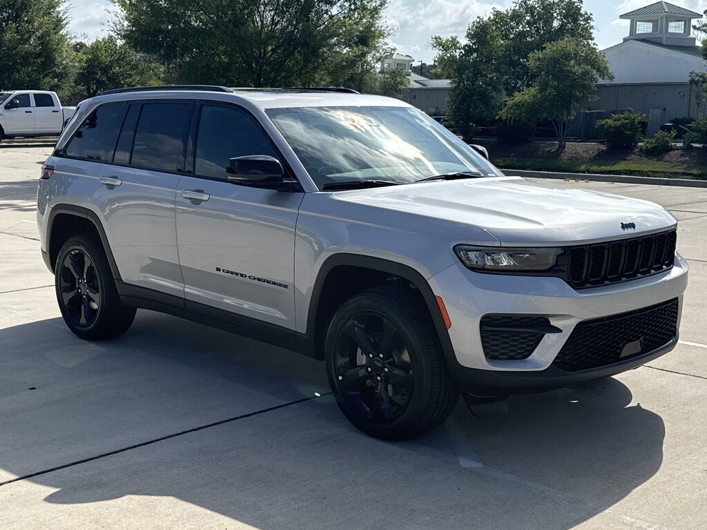 New 2025 Jeep Grand Cherokee Altitude X Sport Utility