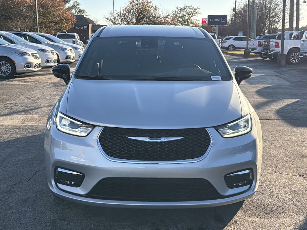 New 2026 Chrysler Pacifica Select Passenger Van