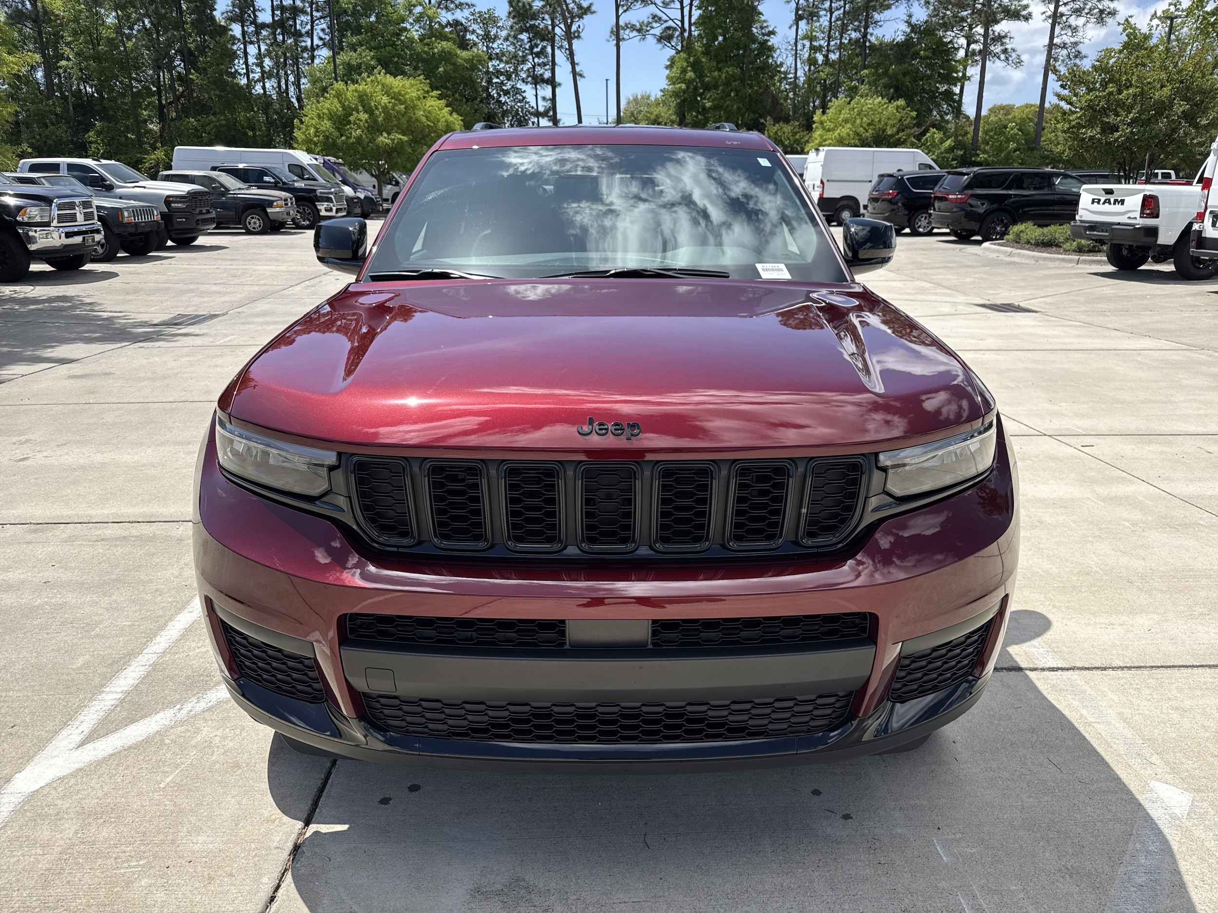 2024 Jeep Grand Cherokee L Altitude photo 2