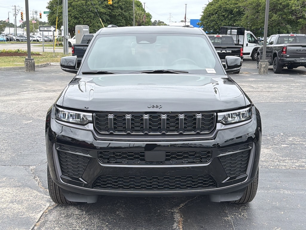 New 2026 Jeep Grand Cherokee Laredo Altitude Sport Utility
