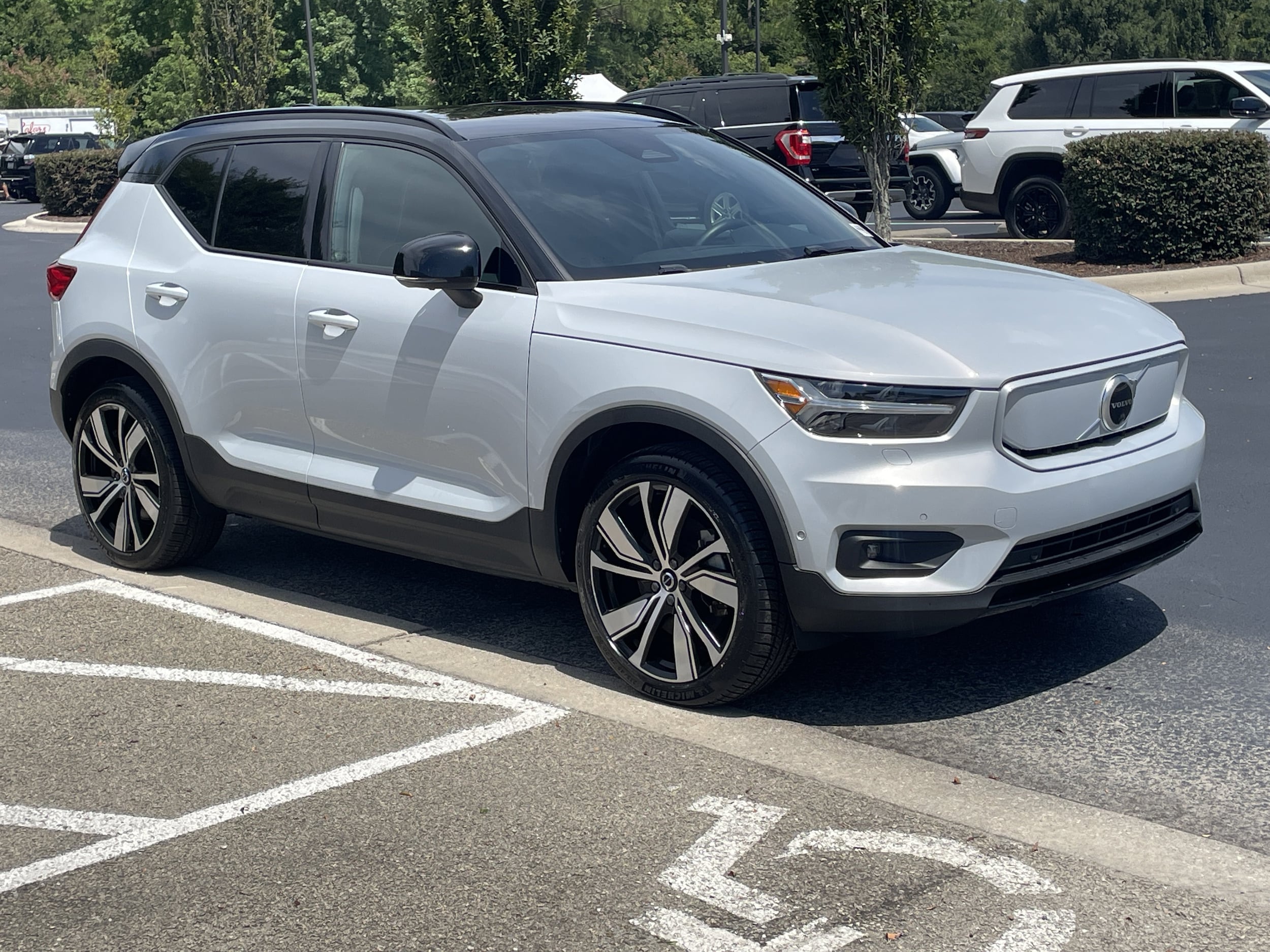Used 2022 Volvo XC40 Plus with VIN YV4ED3UR5N2772930 for sale in Wilmington, NC