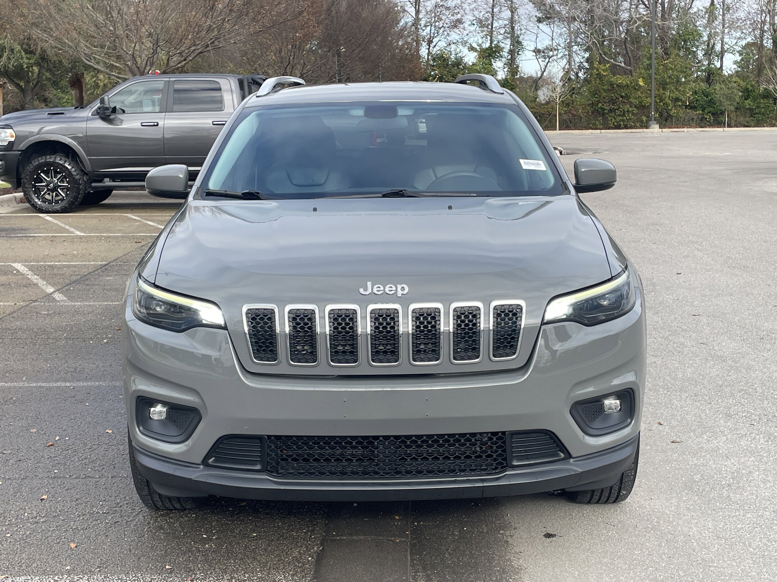 2019 Jeep Cherokee Latitude photo 2