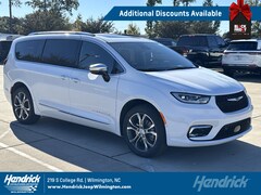 2026 Chrysler Pacifica Pinnacle Passenger Van