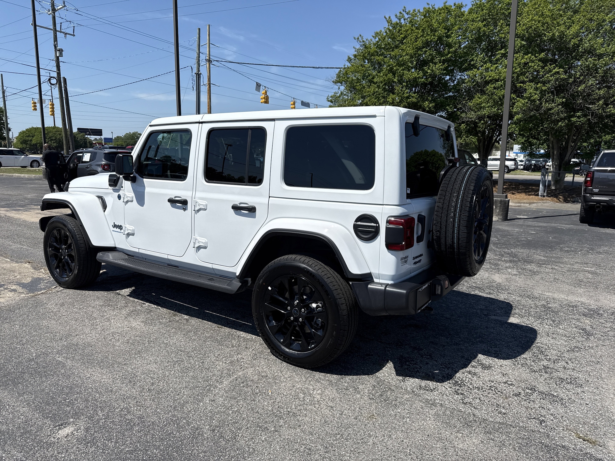 2025 Jeep Wrangler 4xe Sahara photo 6