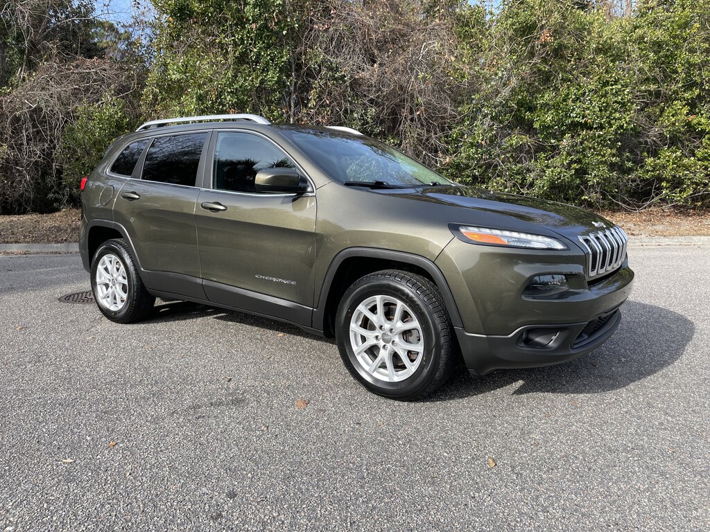 Used 2015 Jeep Cherokee Latitude SUV