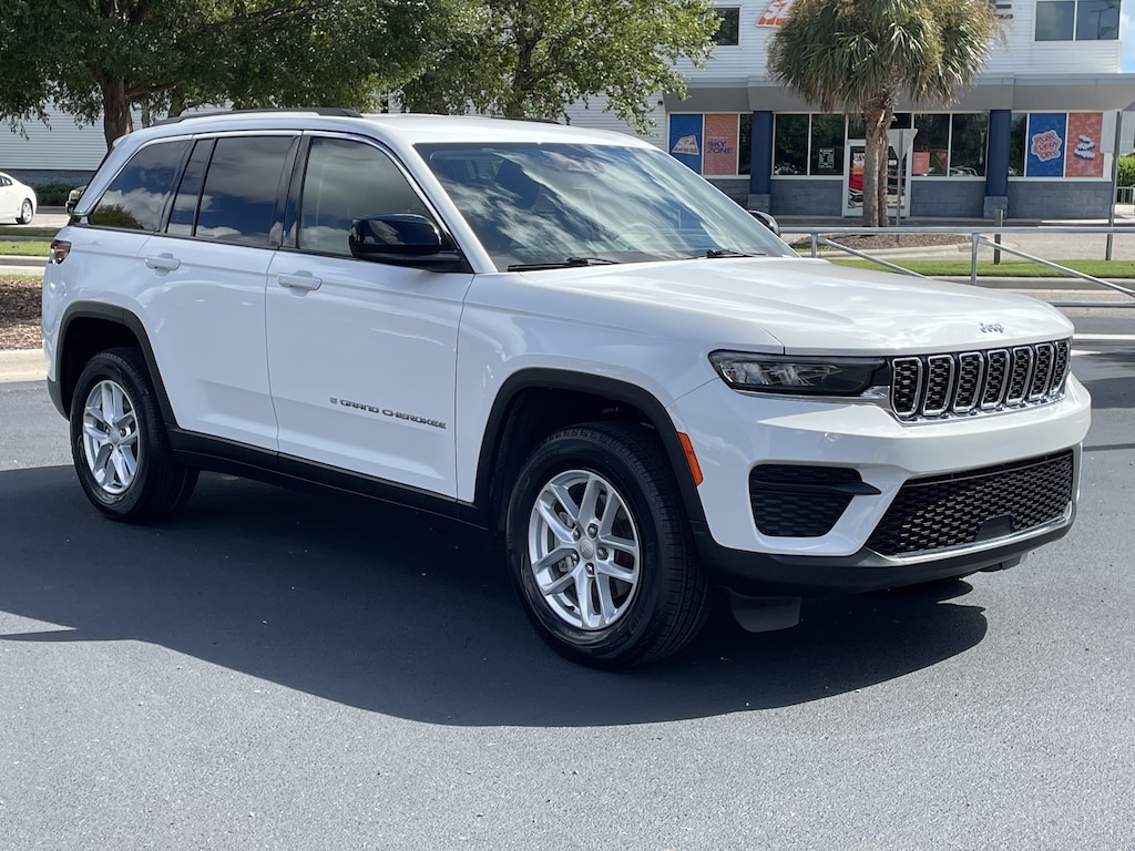 Used 2023 Jeep Grand Cherokee Laredo SUV