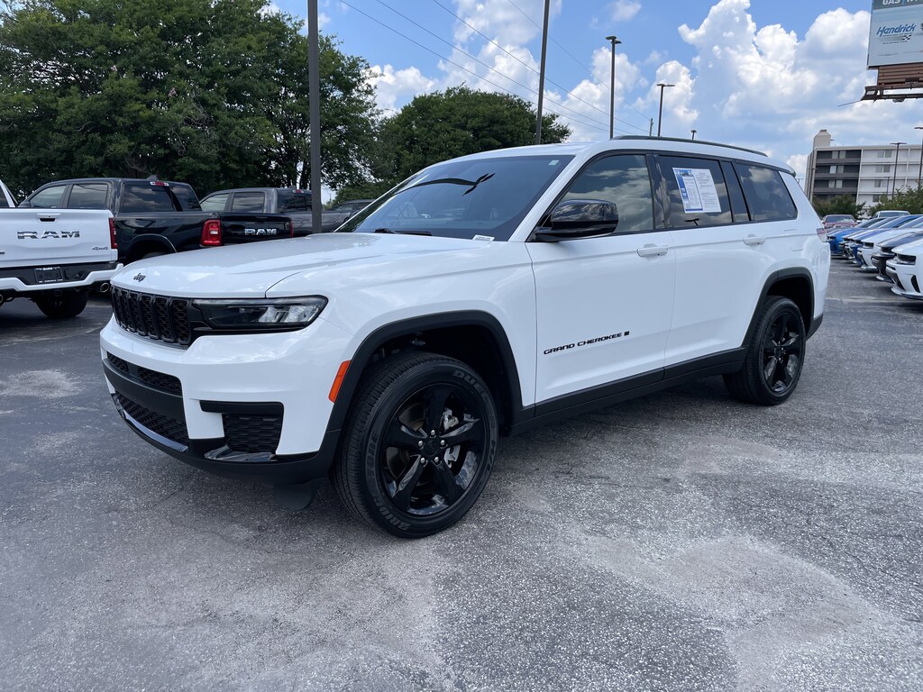 Used 2023 Jeep Grand Cherokee Altitude SUV
