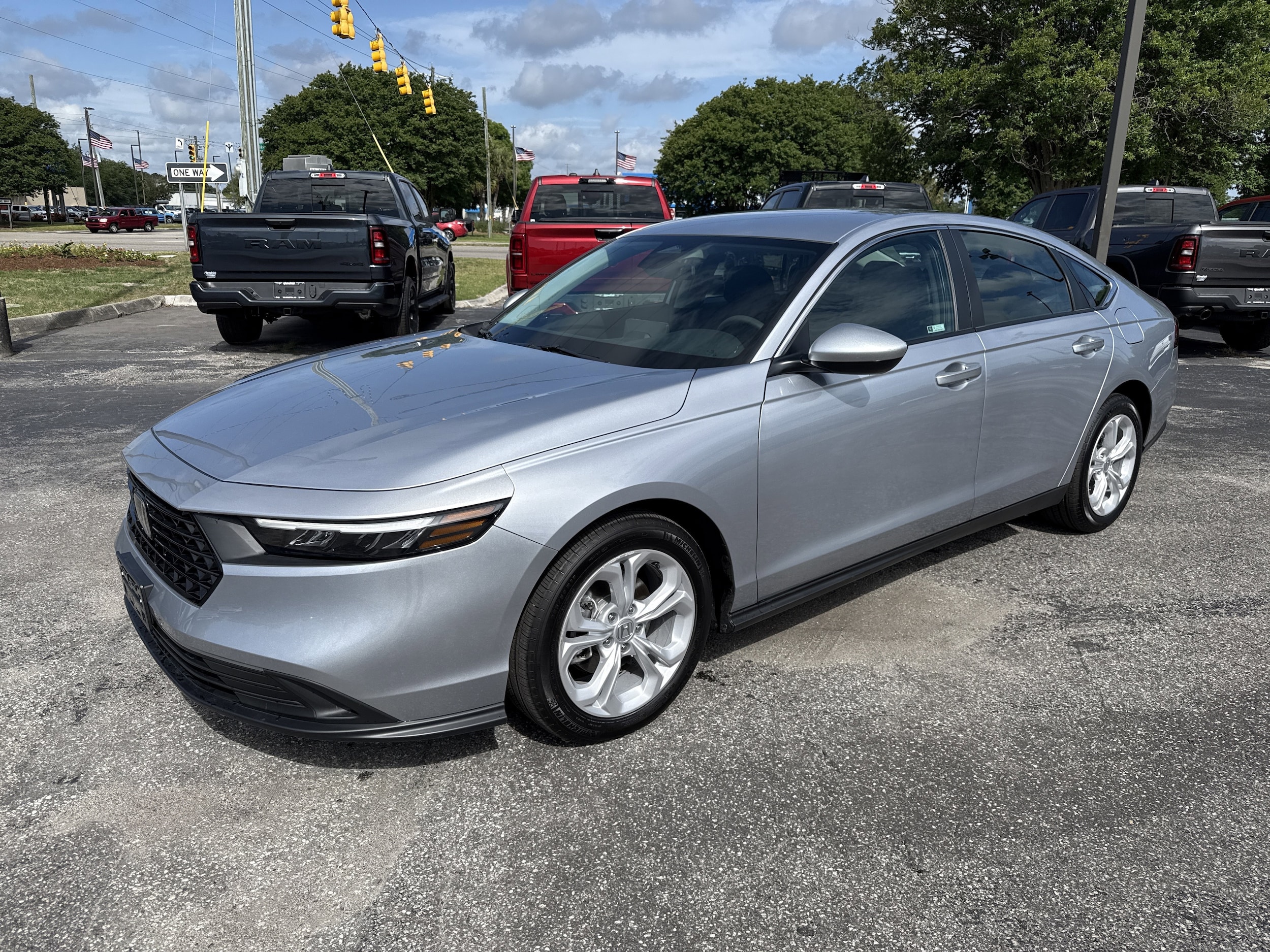 2025 Honda Accord LX photo 4