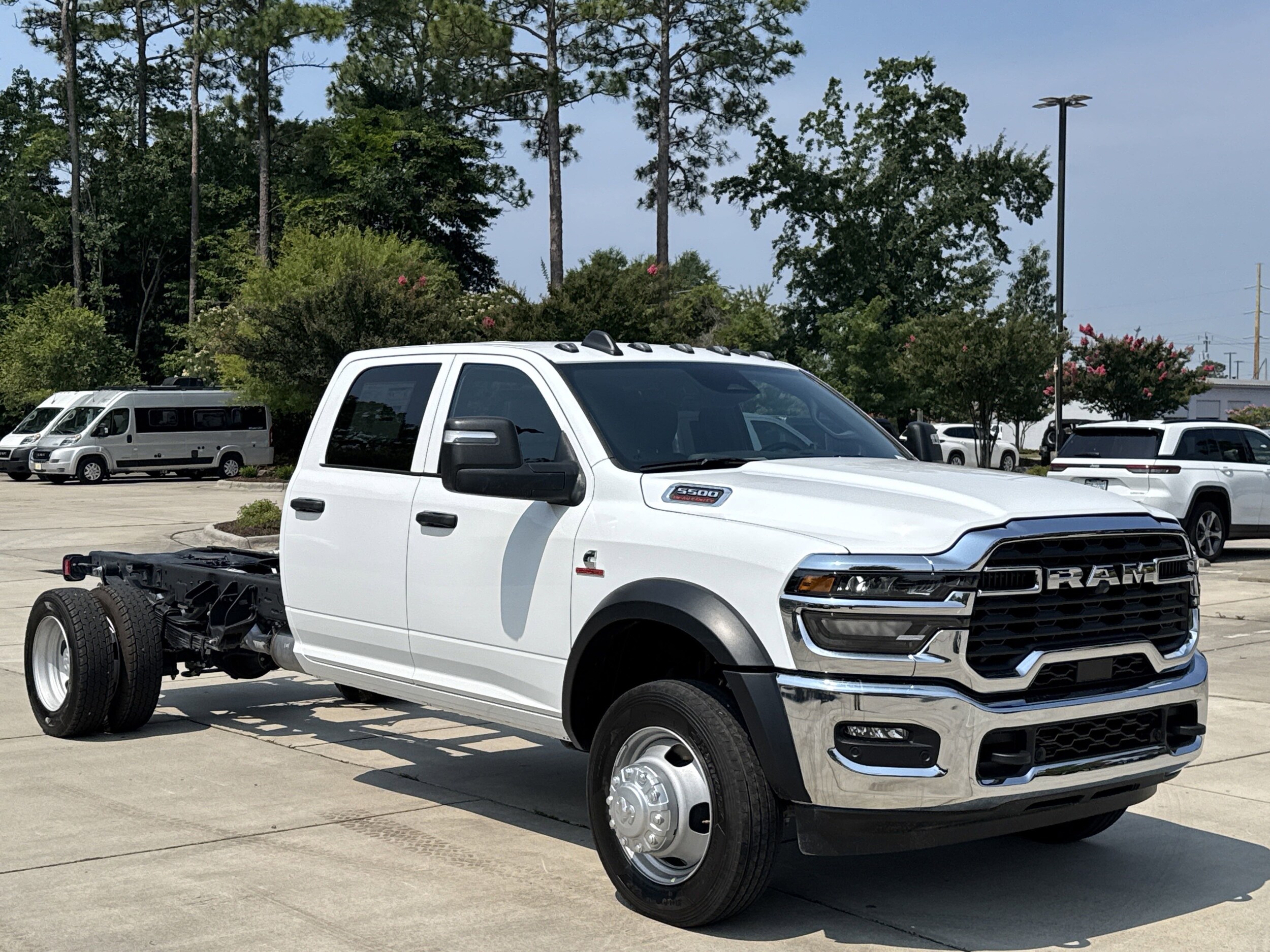 2025 Ram 5500 Tradesman photo 2