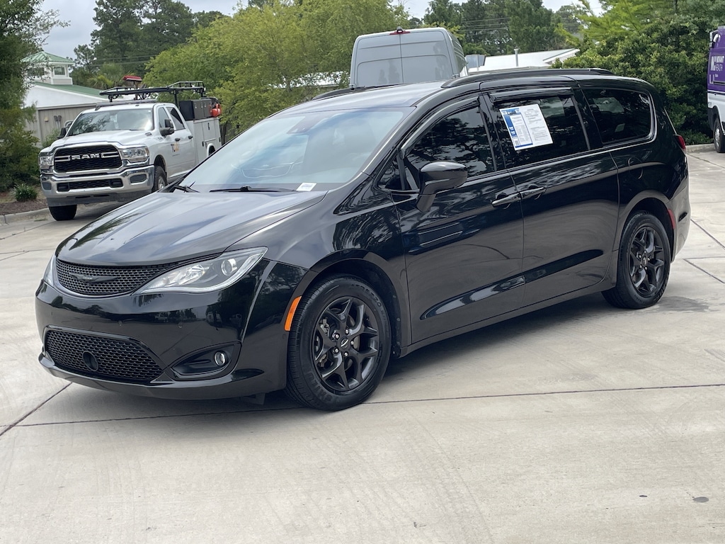 Used 2020 Chrysler Pacifica Touring L Van Passenger Van
