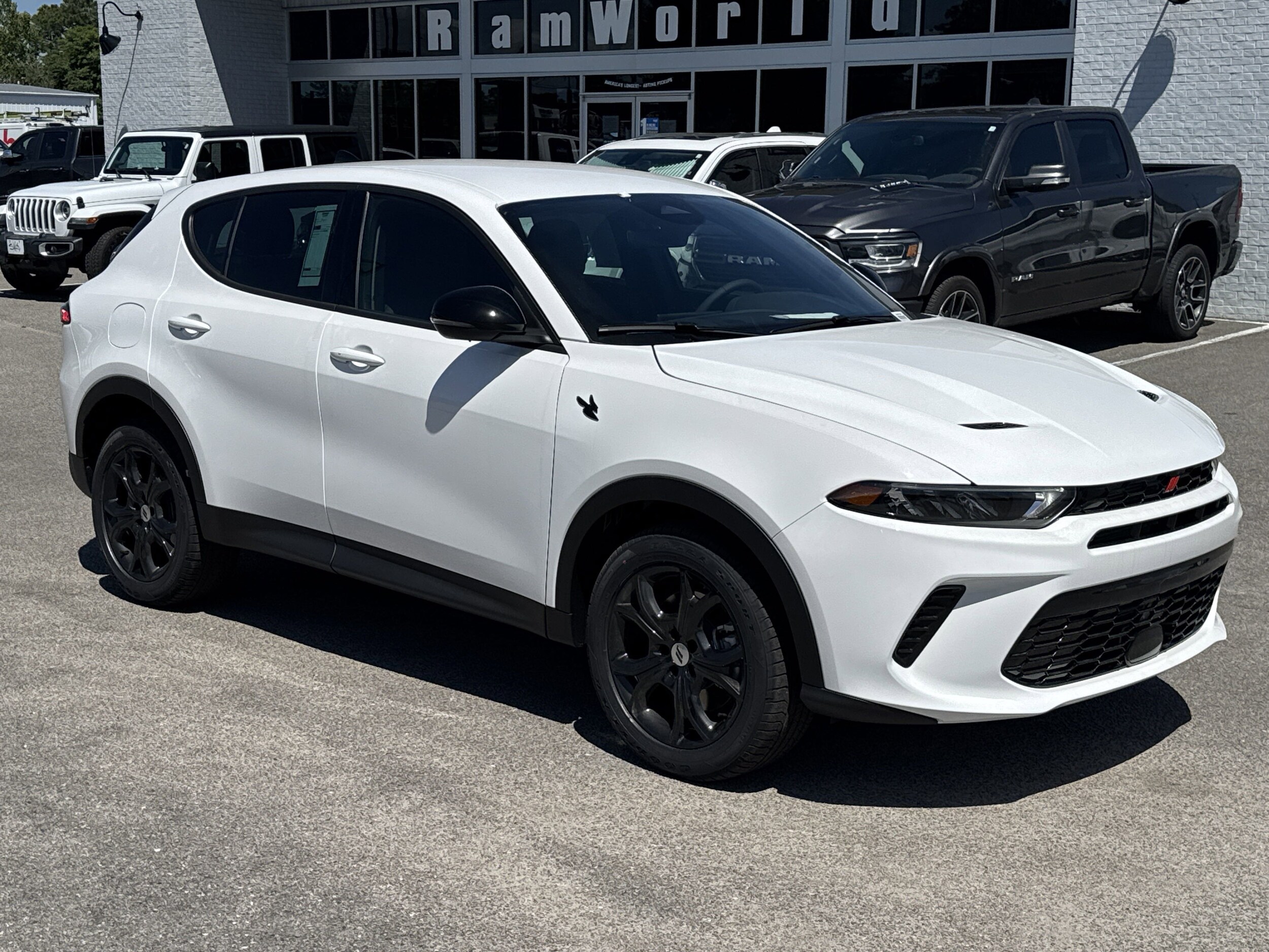 2025 Dodge Hornet GT photo 2
