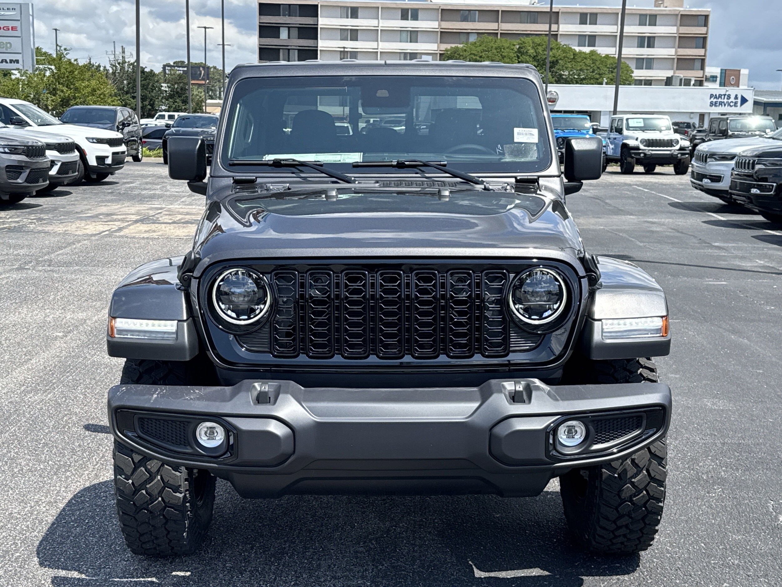 2025 Jeep Gladiator Willys photo 3