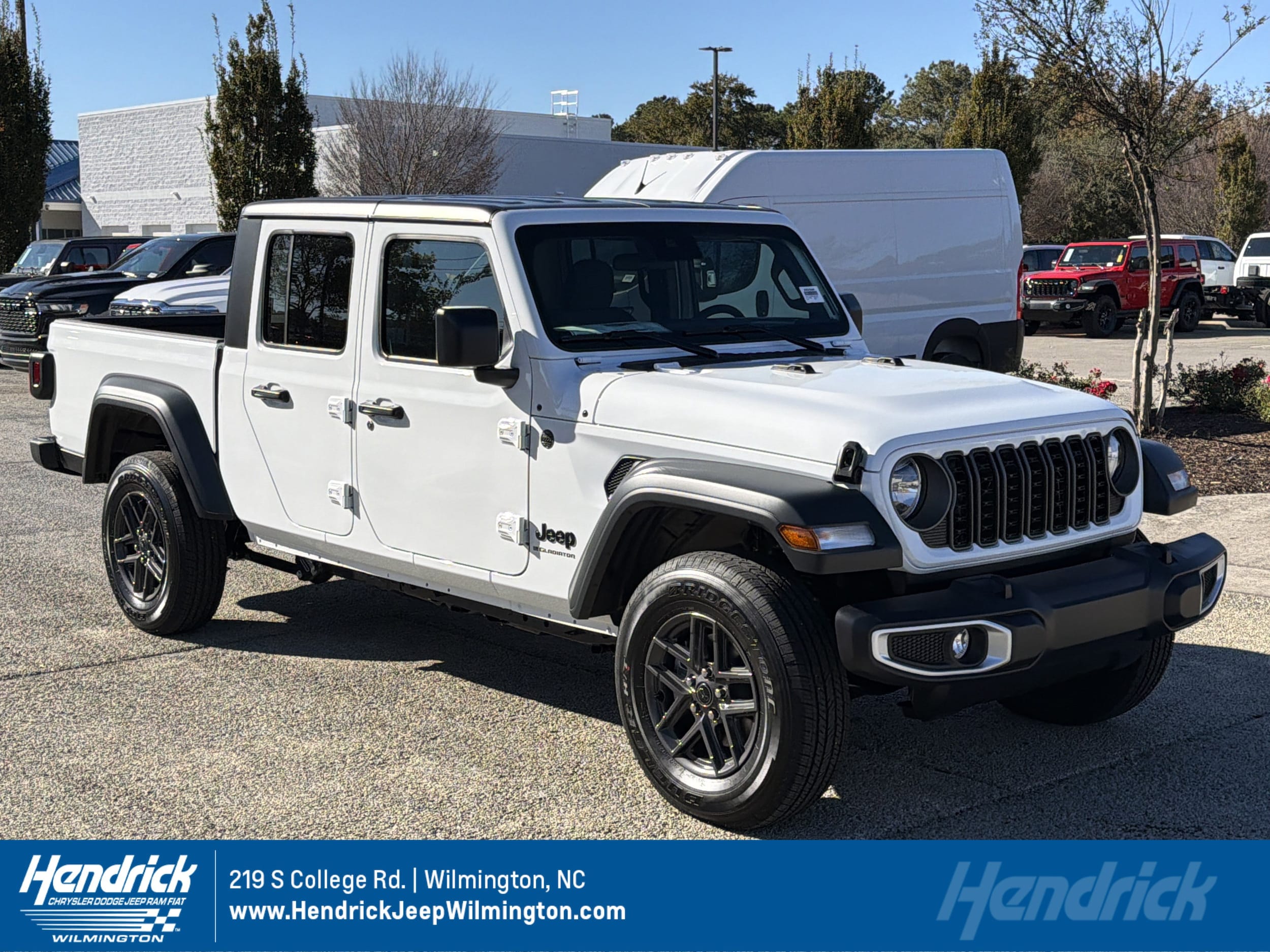 2025 Jeep Gladiator Sport S's photo