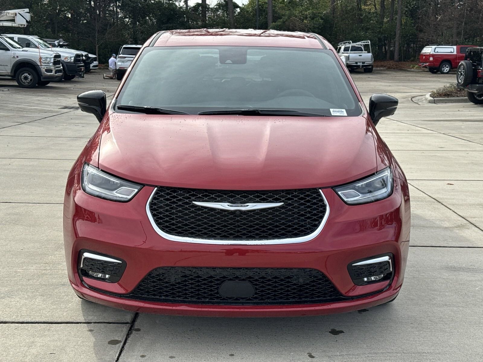 2025 Chrysler Pacifica photo 3