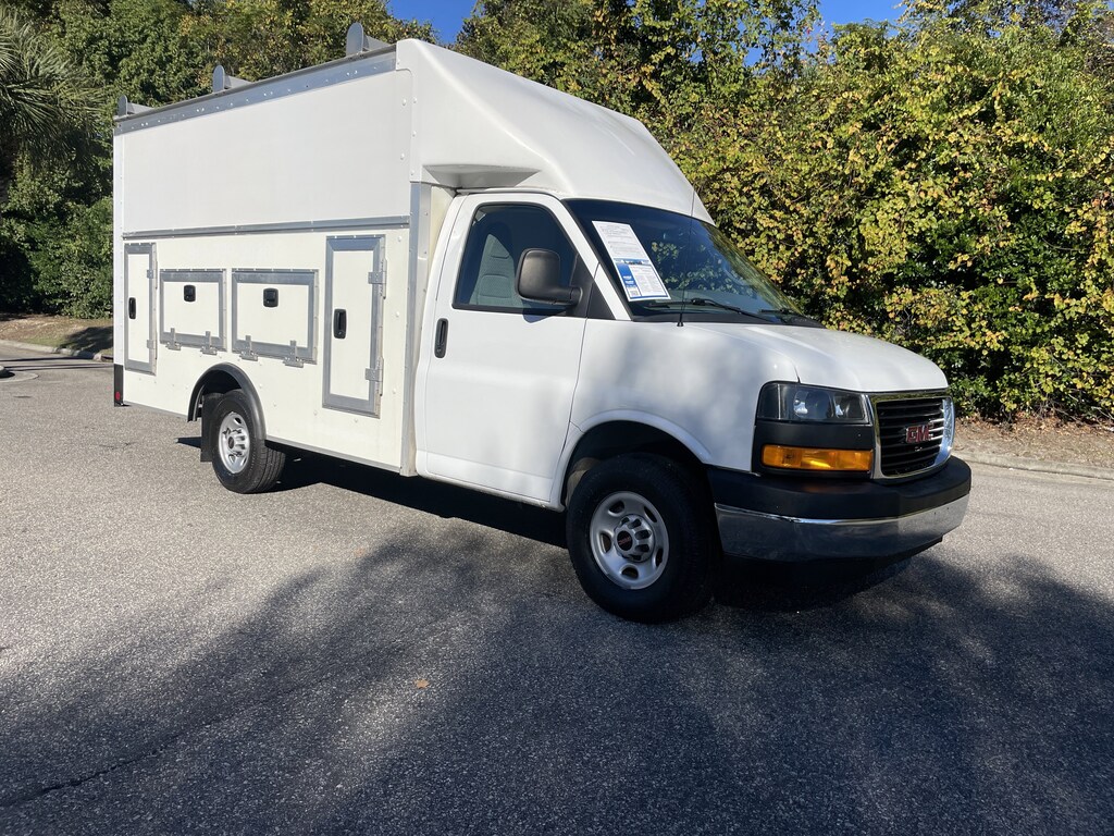 Used 2023 GMC Savana Cutaway  Truck