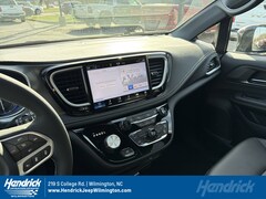 2026 Chrysler Pacifica Select Passenger Van