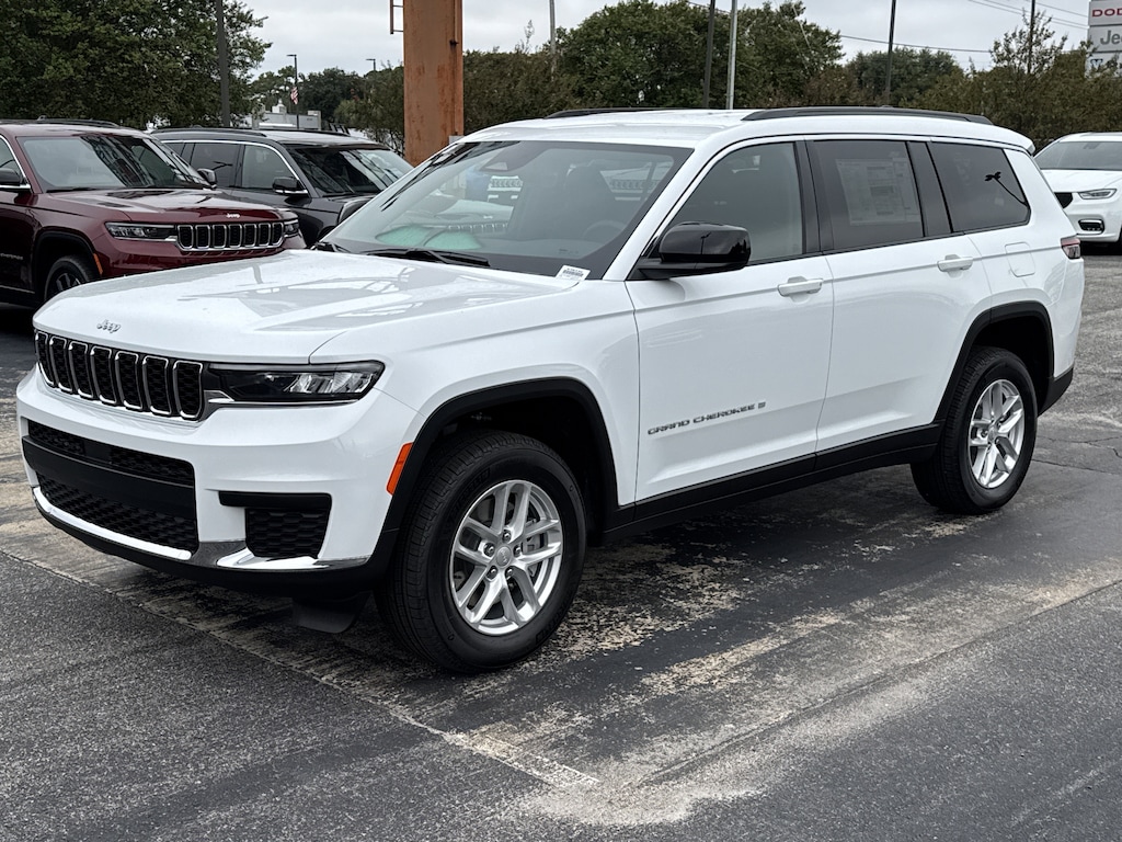 Used 2025 Jeep Grand Cherokee L Laredo SUV