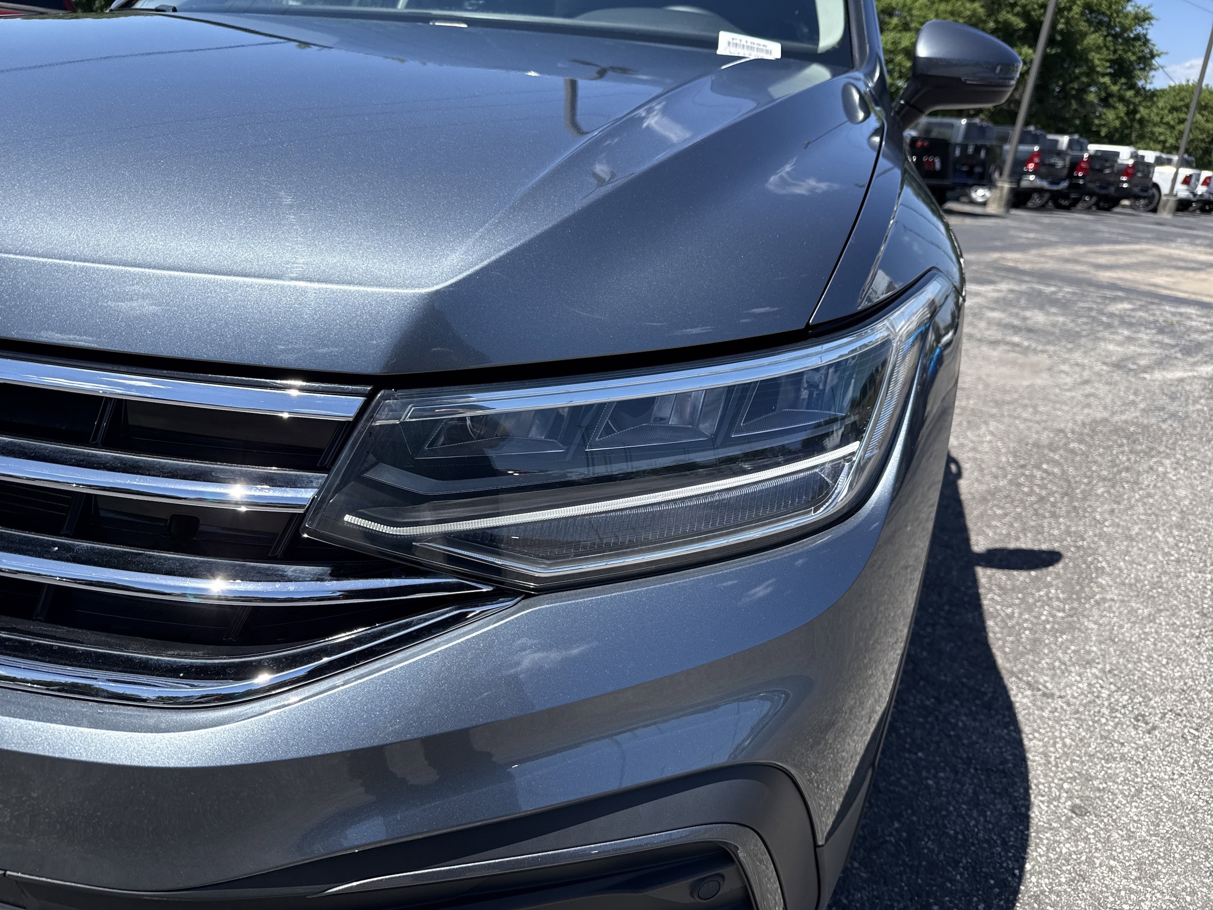 2024 Volkswagen Tiguan SE photo 5