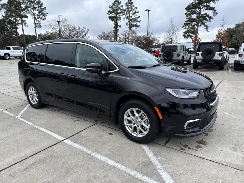 Used 2024 Chrysler Pacifica Touring L Van Passenger Van