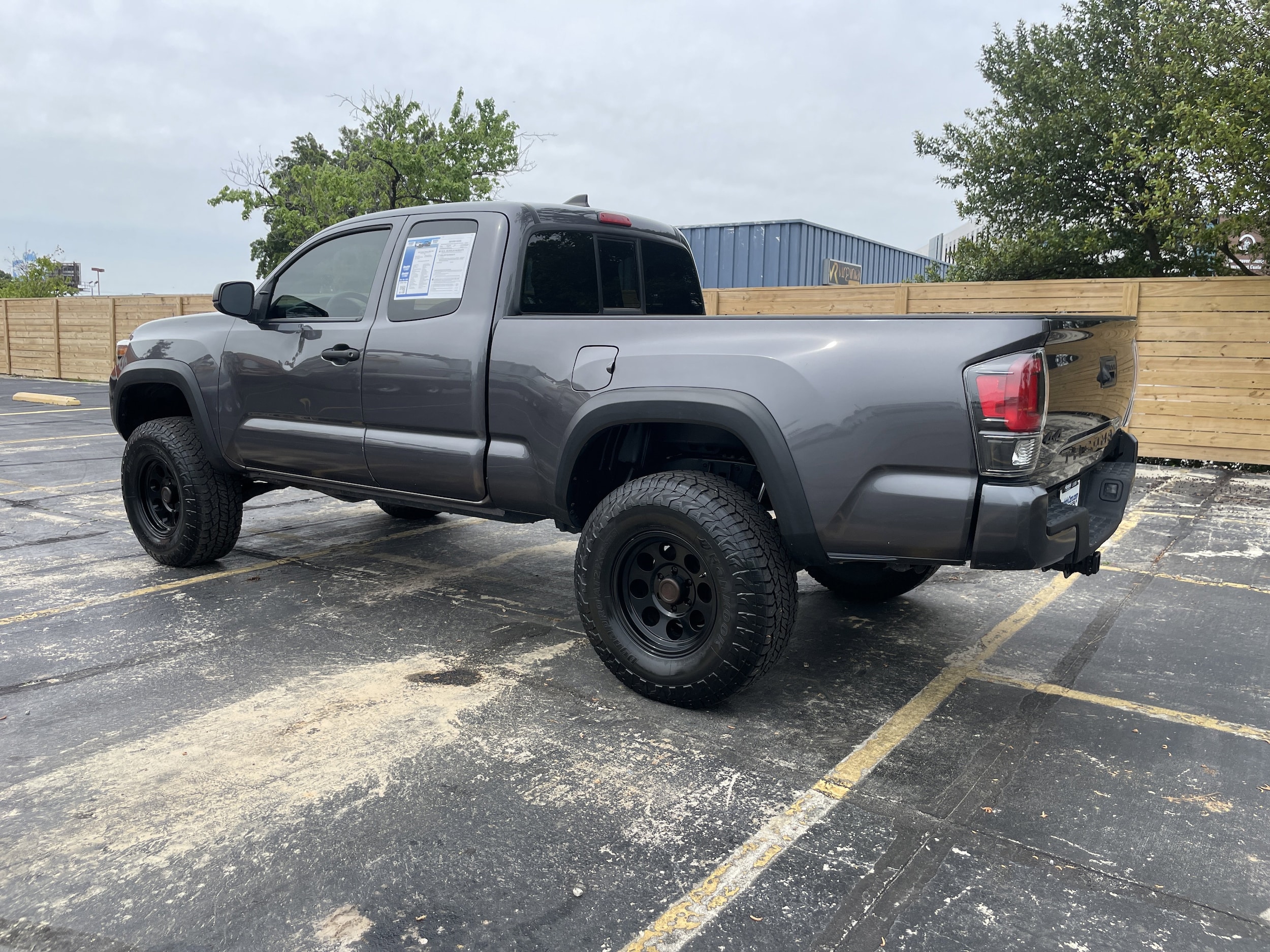 2019 Toyota Tacoma SR5 photo 3