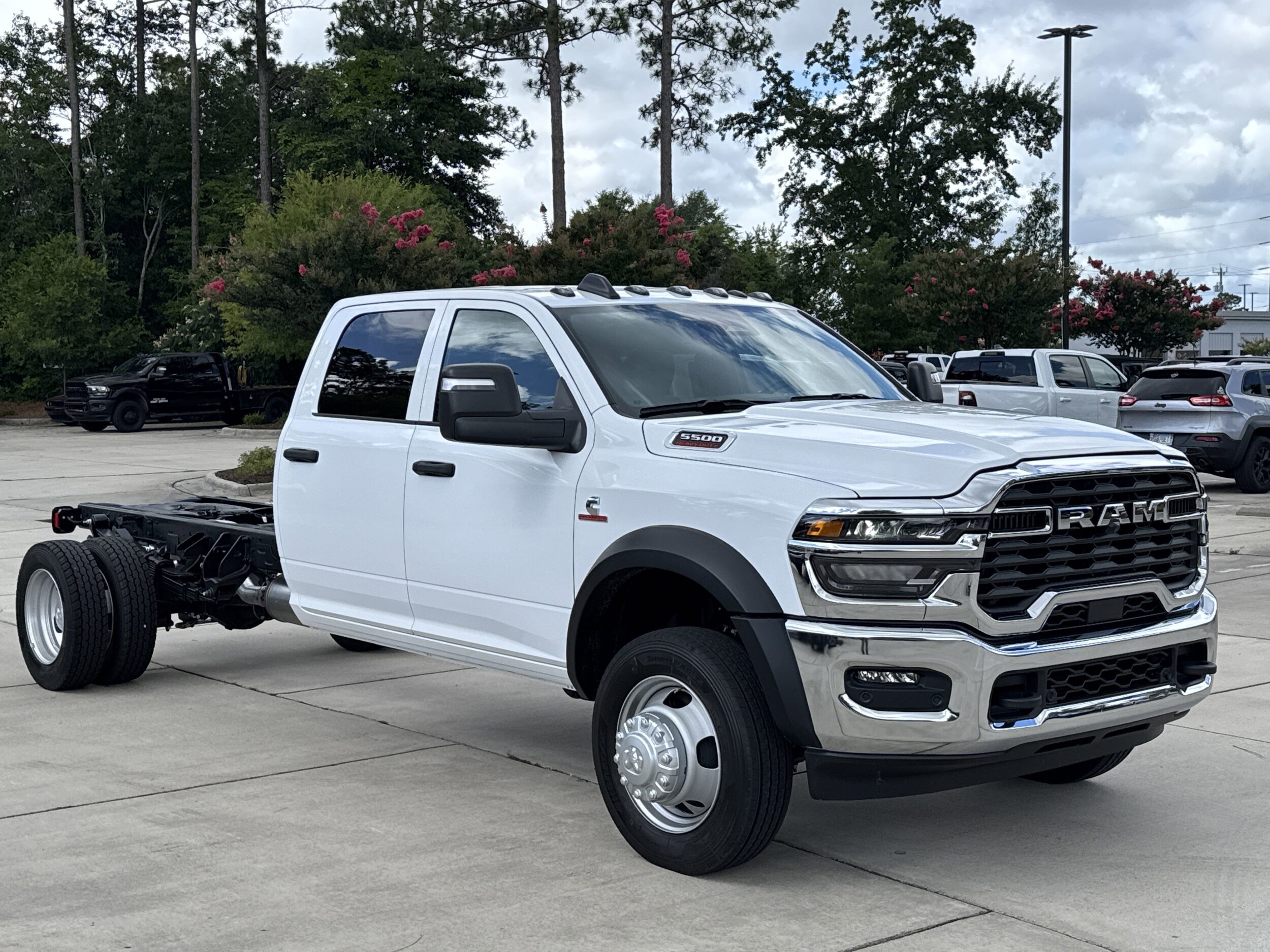 2025 Ram 5500 Tradesman photo 2