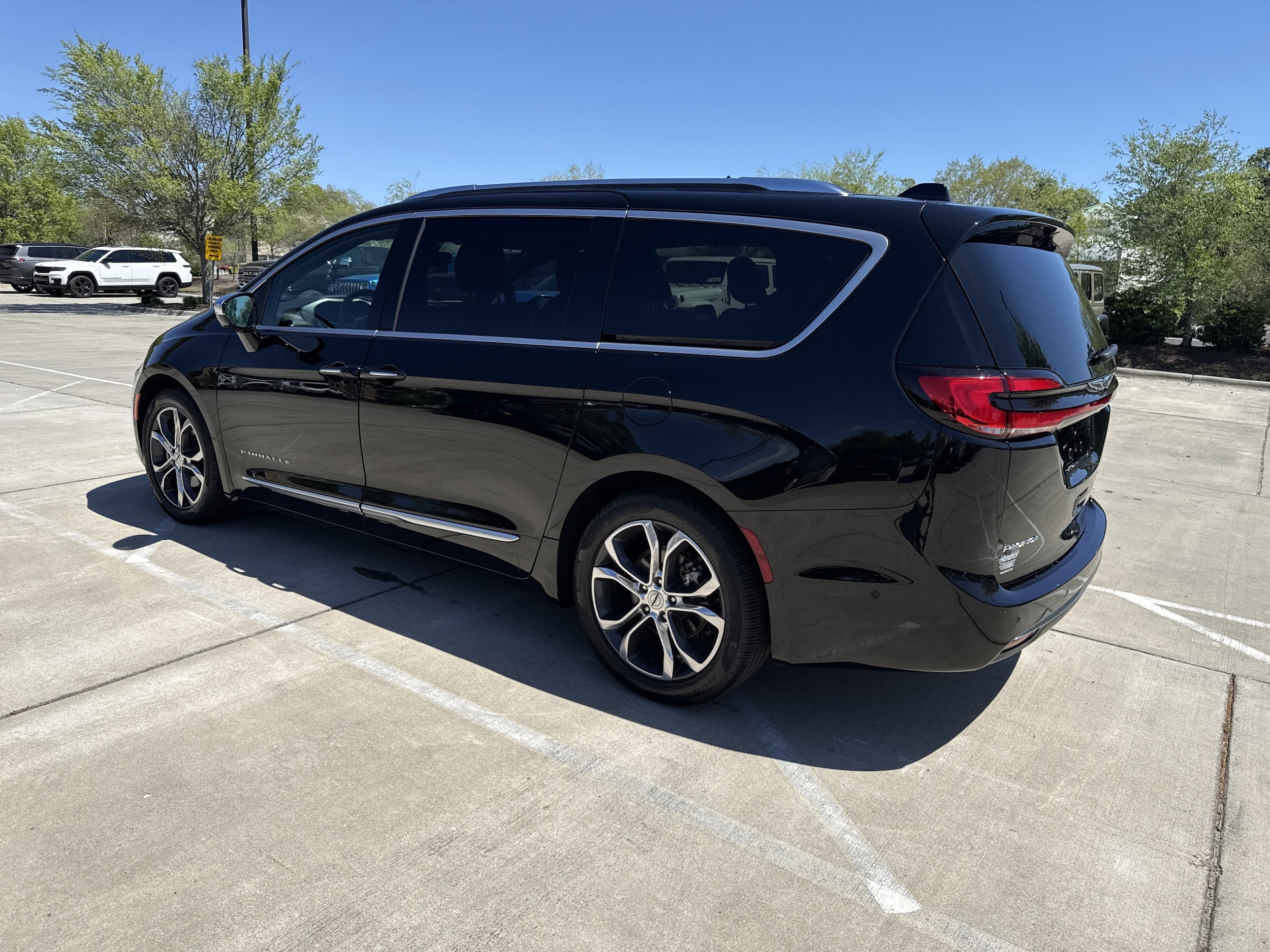 2024 Chrysler Pacifica Pinnacle photo 6