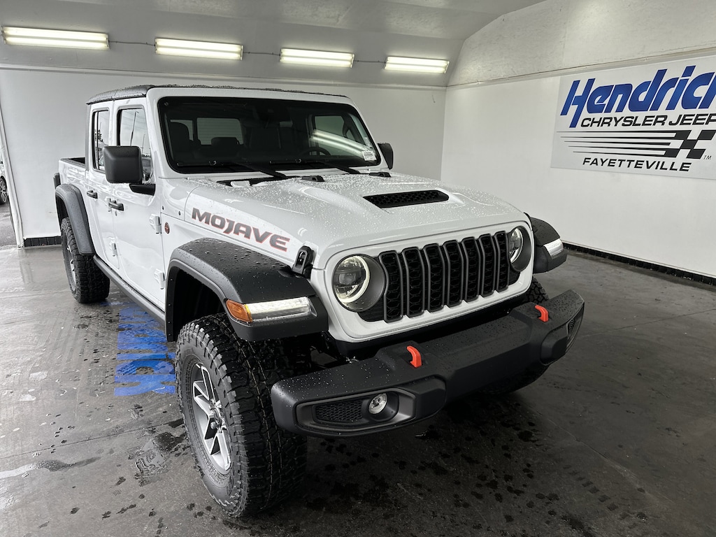 New 2025 Jeep Gladiator Mojave Pickup