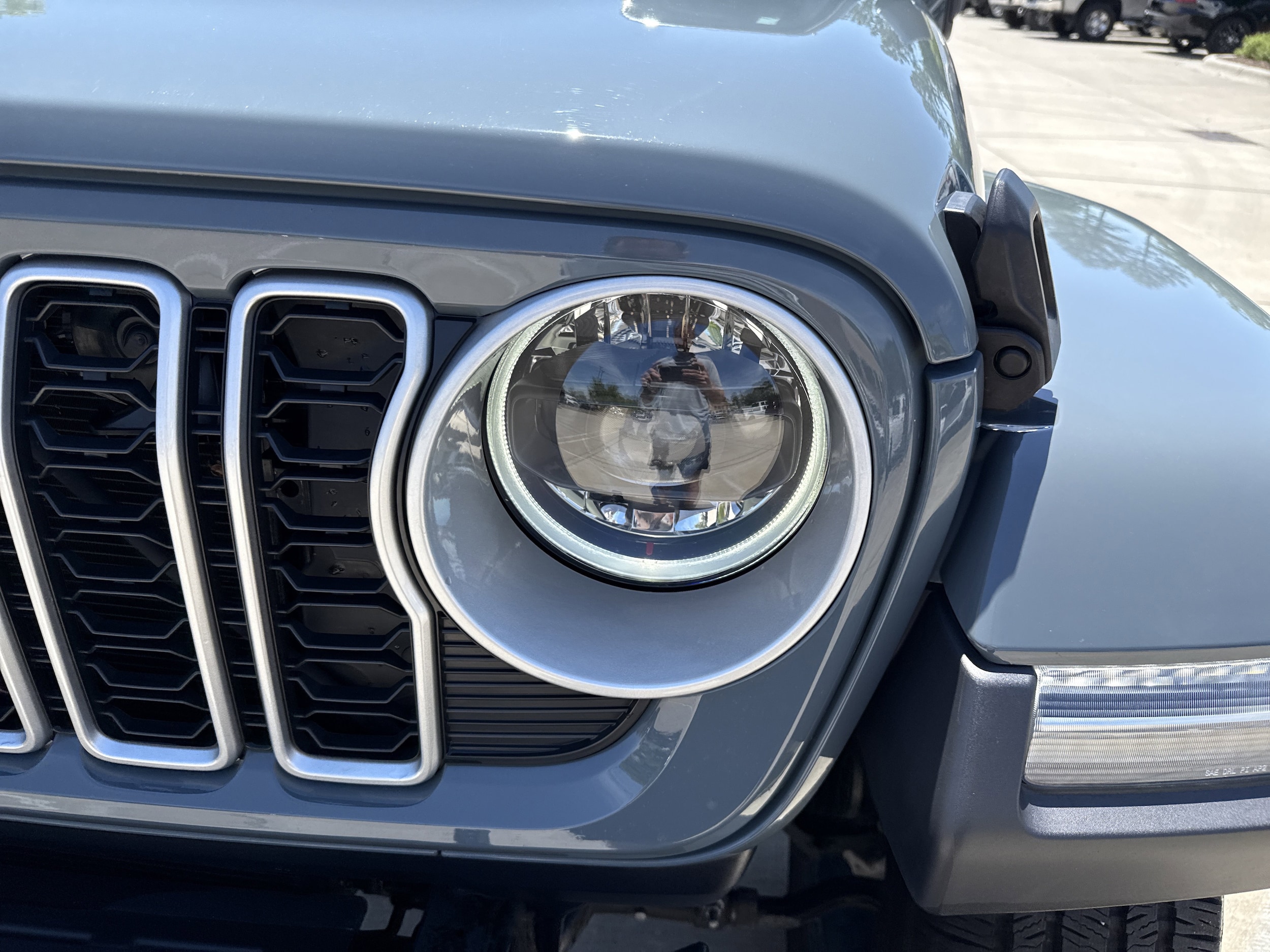 2025 Jeep Wrangler 4xe Sahara photo 4