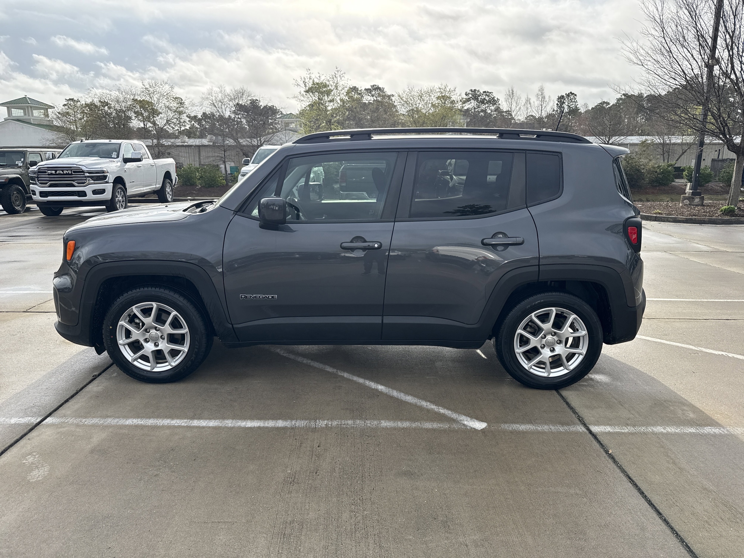 2021 Jeep Renegade Latitude photo 6