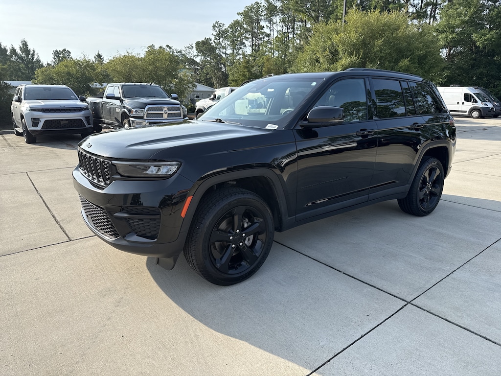 Used 2024 Jeep Grand Cherokee Altitude X SUV