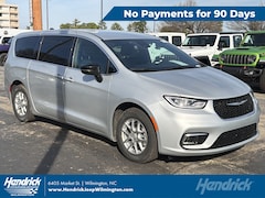 2026 Chrysler Pacifica Select Passenger Van
