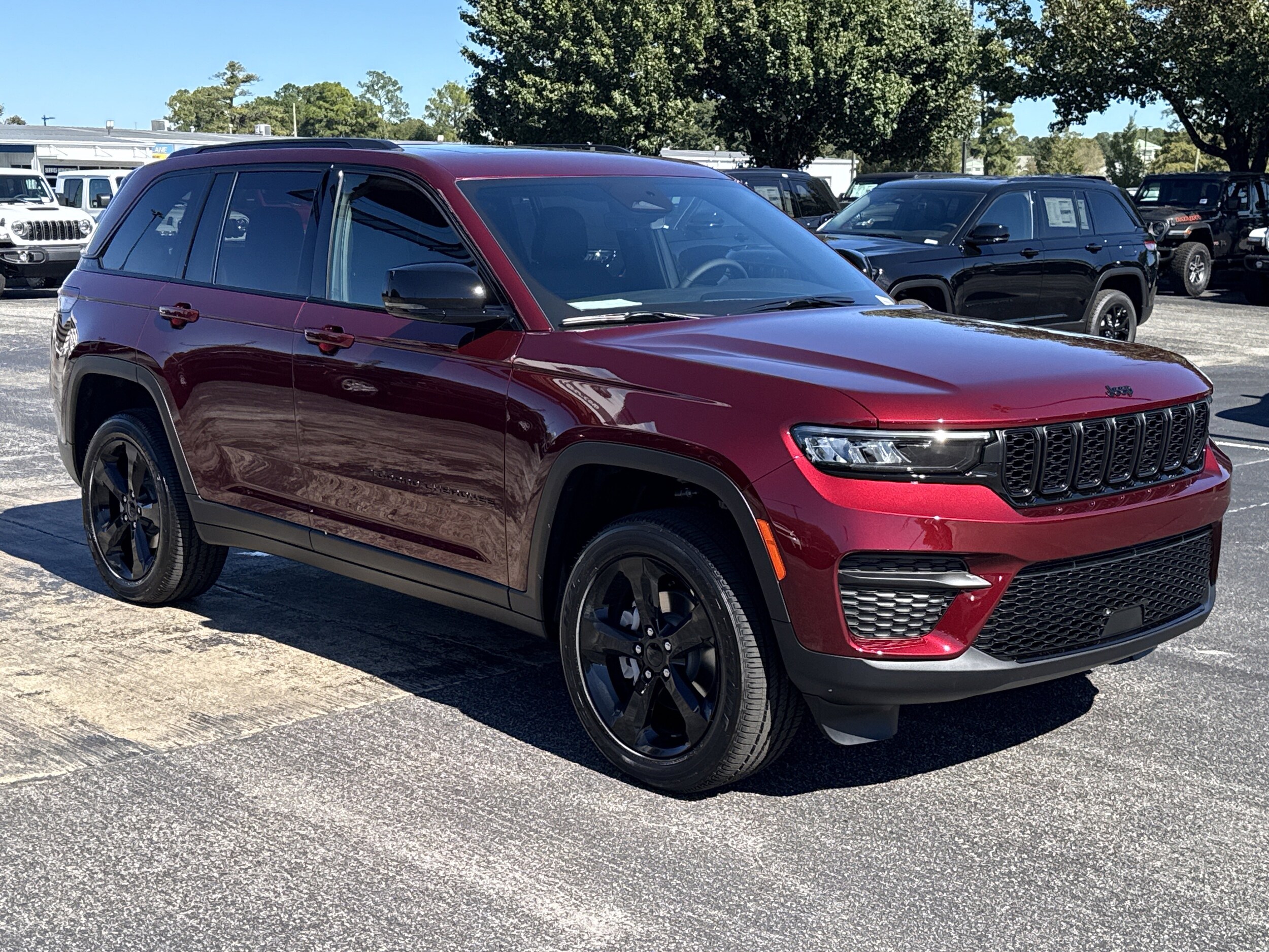 2025 Jeep Grand Cherokee Altitude X photo 2