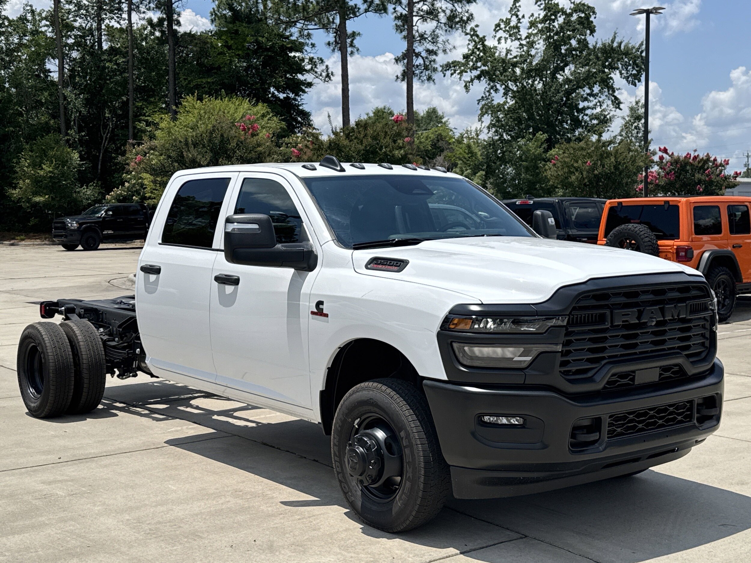 2025 Ram 3500 Tradesman photo 2