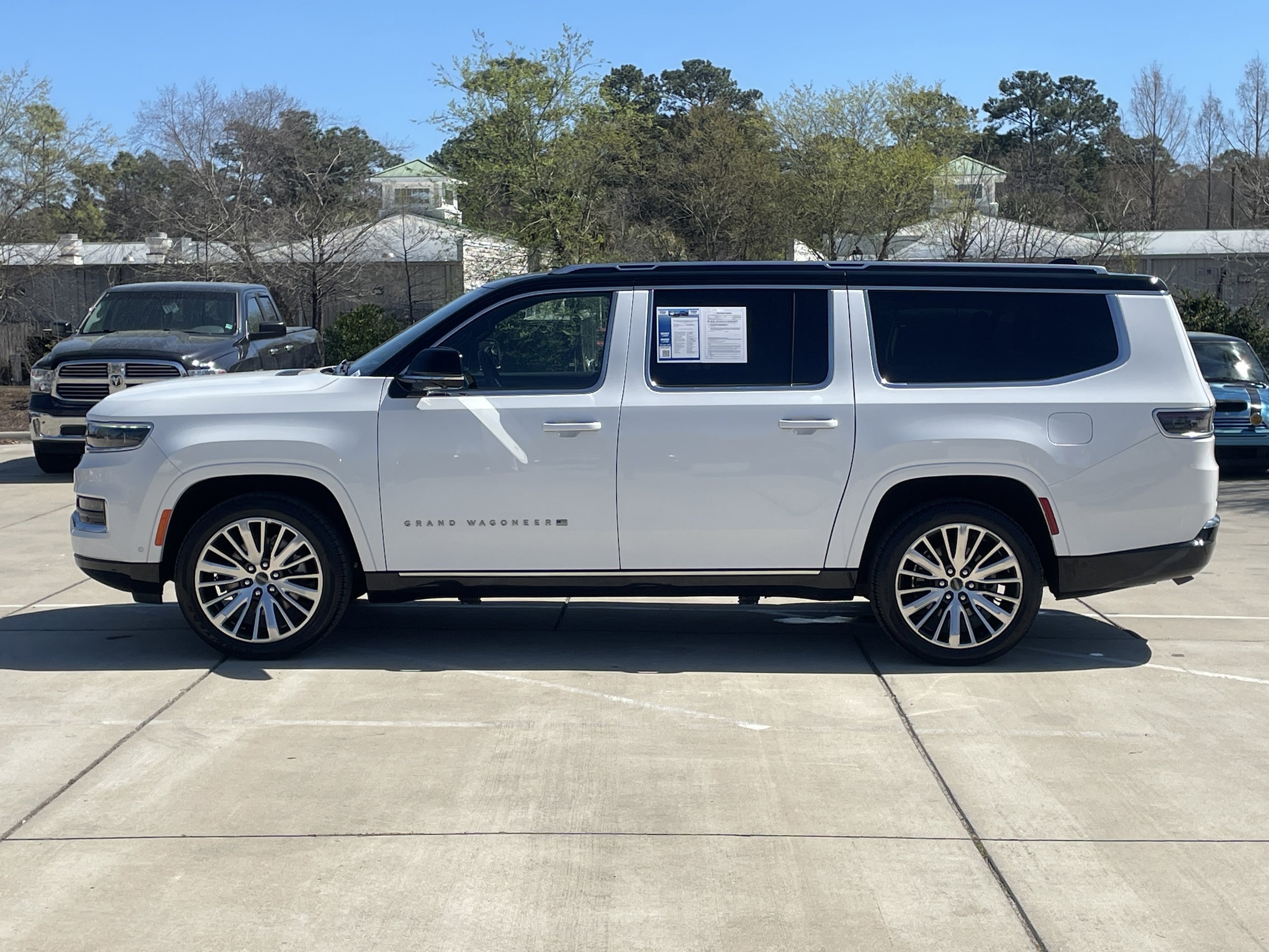 2024 Jeep Grand Wagoneer L Series III photo 5