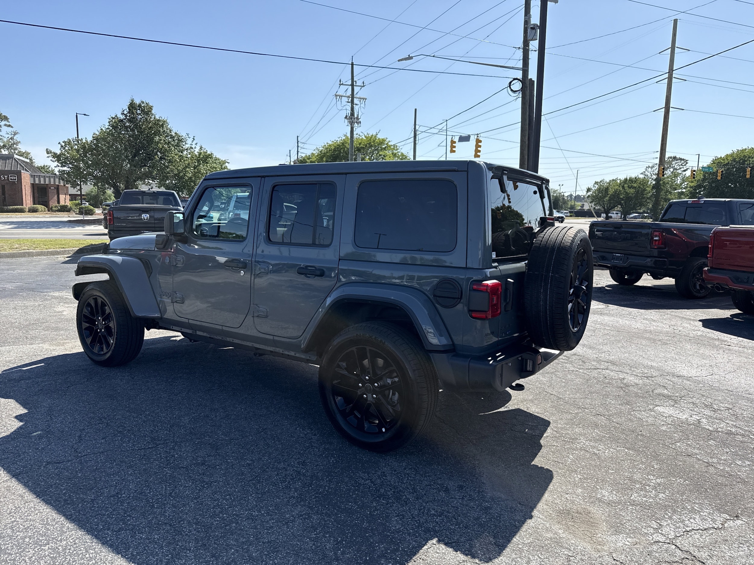2025 Jeep Wrangler 4xe Sahara photo 6
