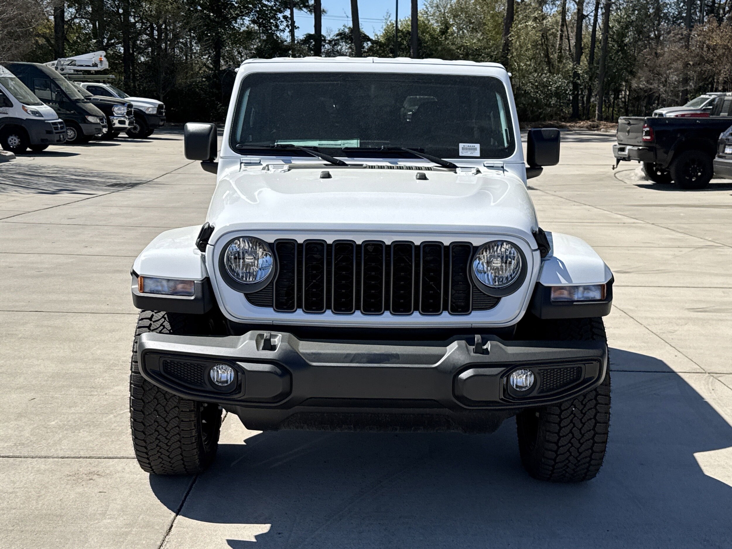 2025 Jeep Gladiator Sport photo 3