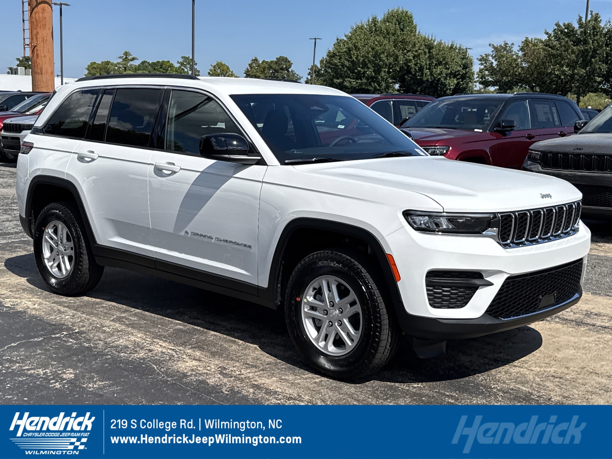 2025 Jeep Grand Cherokee Laredo's photo