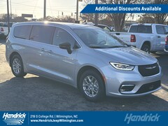 2026 Chrysler Pacifica Select Passenger Van