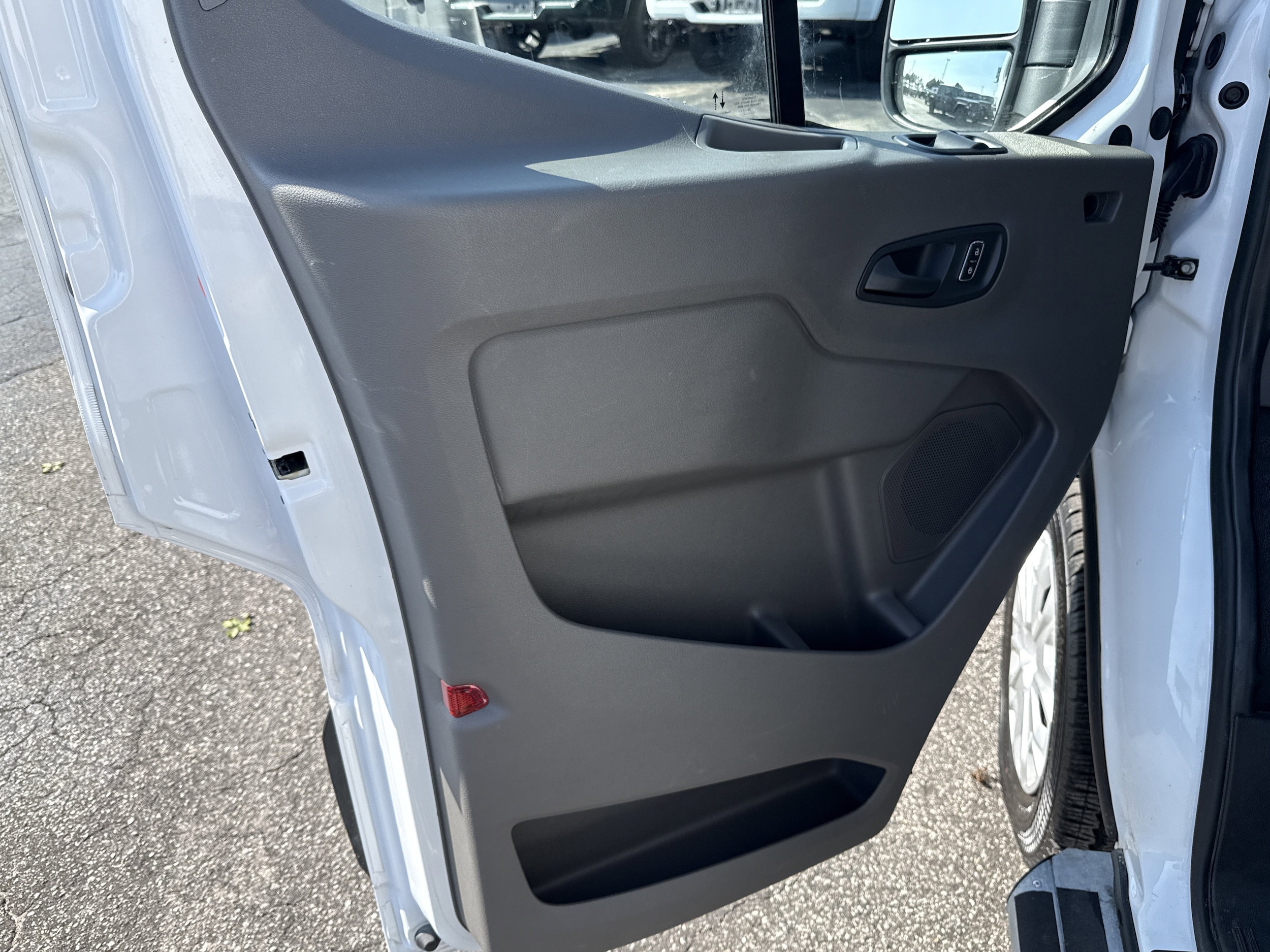 Ford Transit-250 Cargo