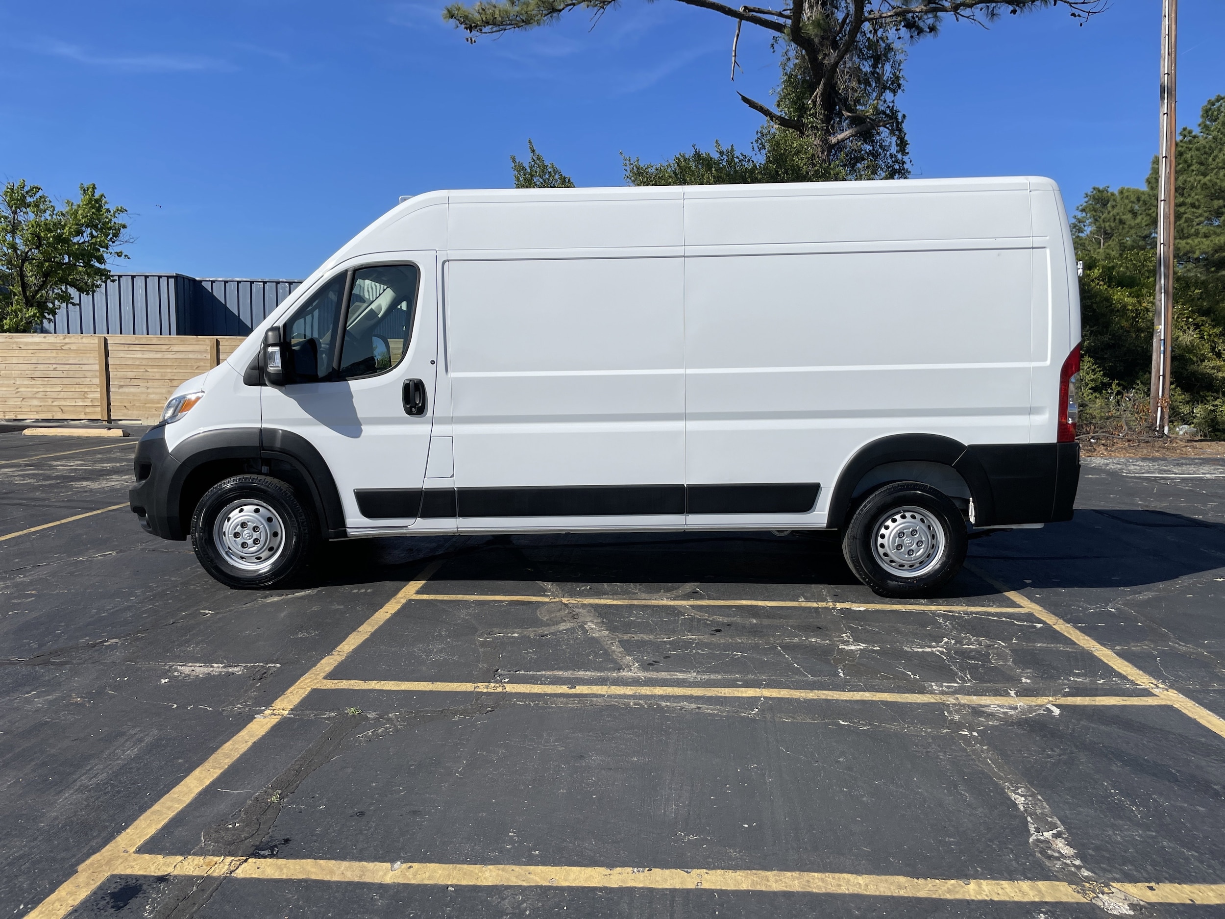 2025 Ram ProMaster 2500 Tradesman photo 5