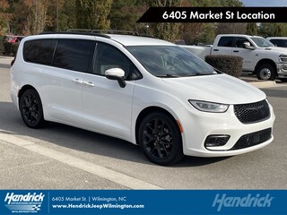 2023 Chrysler Pacifica Touring L Van Passenger Van