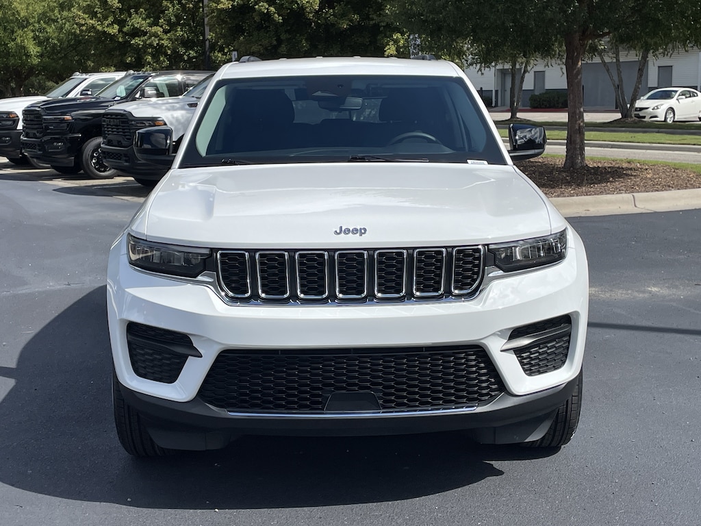 Used 2023 Jeep Grand Cherokee Laredo SUV